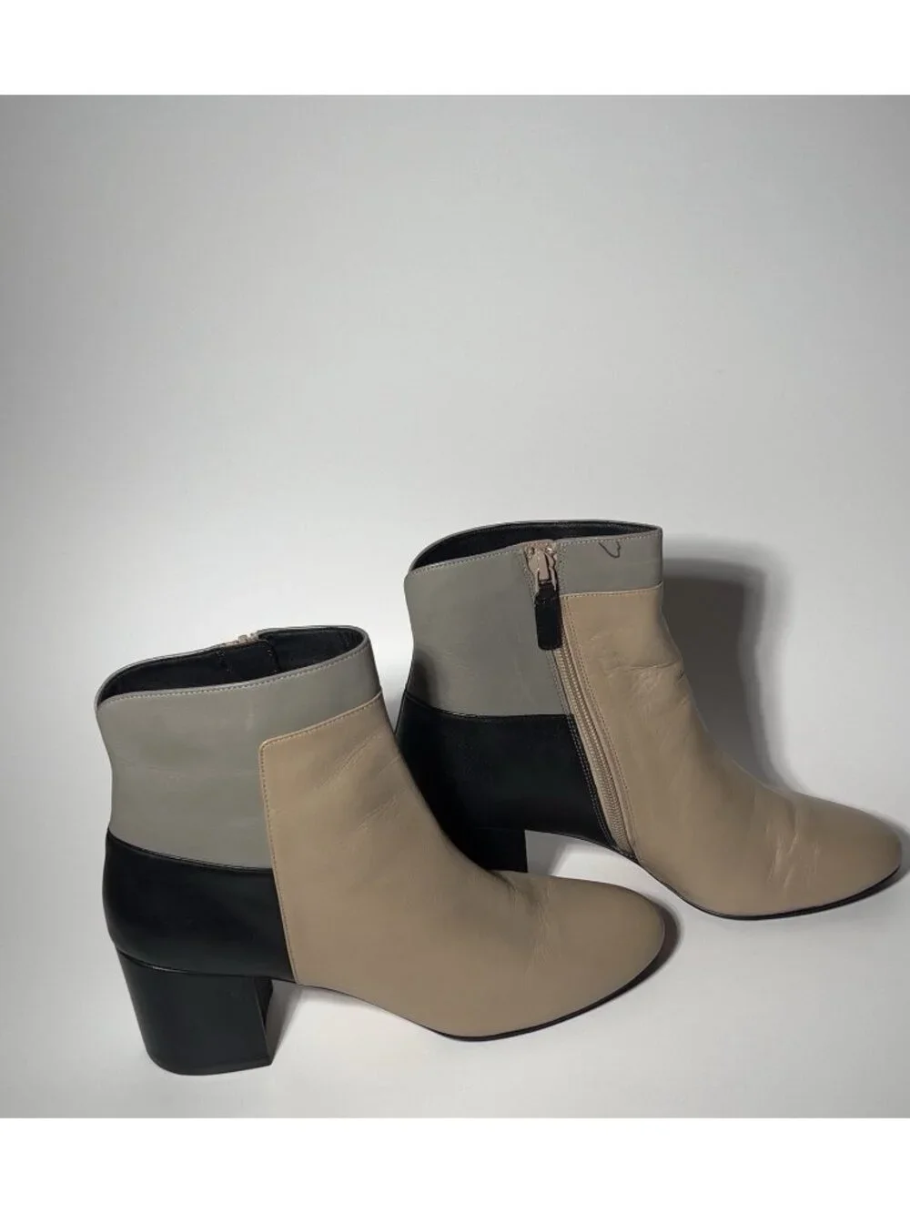 Cole Haan Colorblock Leather Booties Women’s 8.5B Side Zip Block Heel